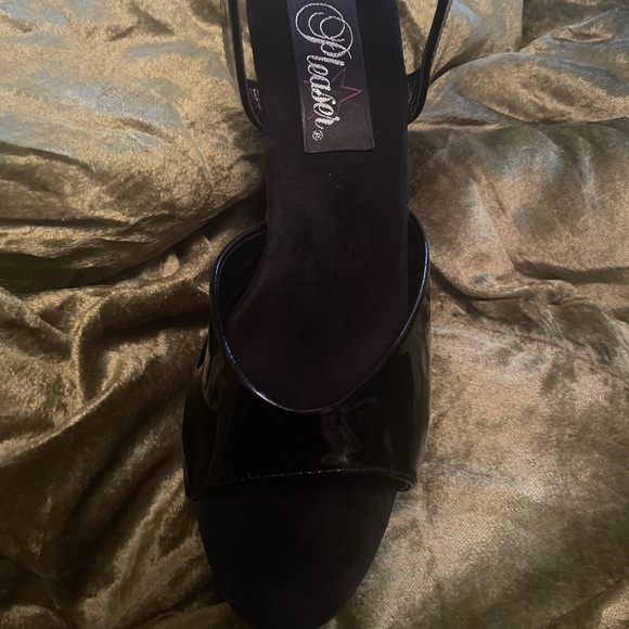 Black pleaser heels - Picture 4 of 5